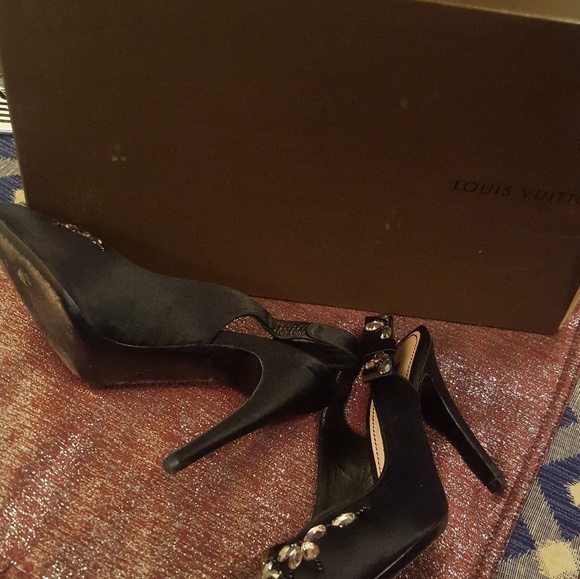 Pumps - Picture 5 of 6